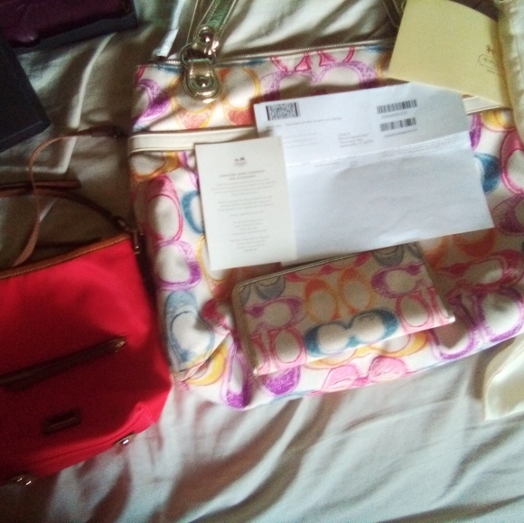 Purse - Picture 1 of 1